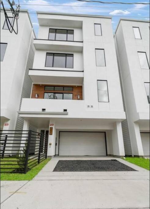 4 Story House Near Downtown - 7 Beds & Great For Groups Villa ฮูสตัน ภายนอก รูปภาพ